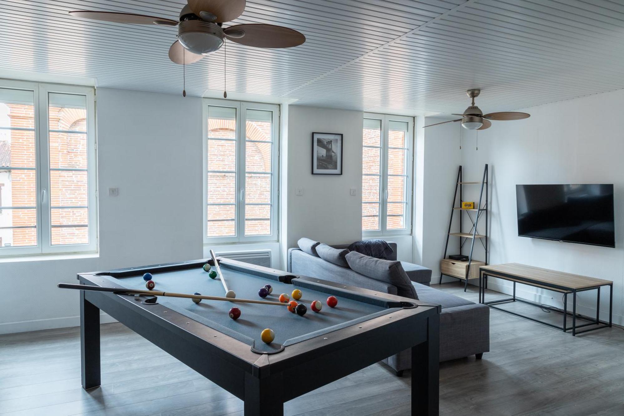 Apartamento Grand Duplex Avec Billard Villeneuve-Tolosane Exterior foto