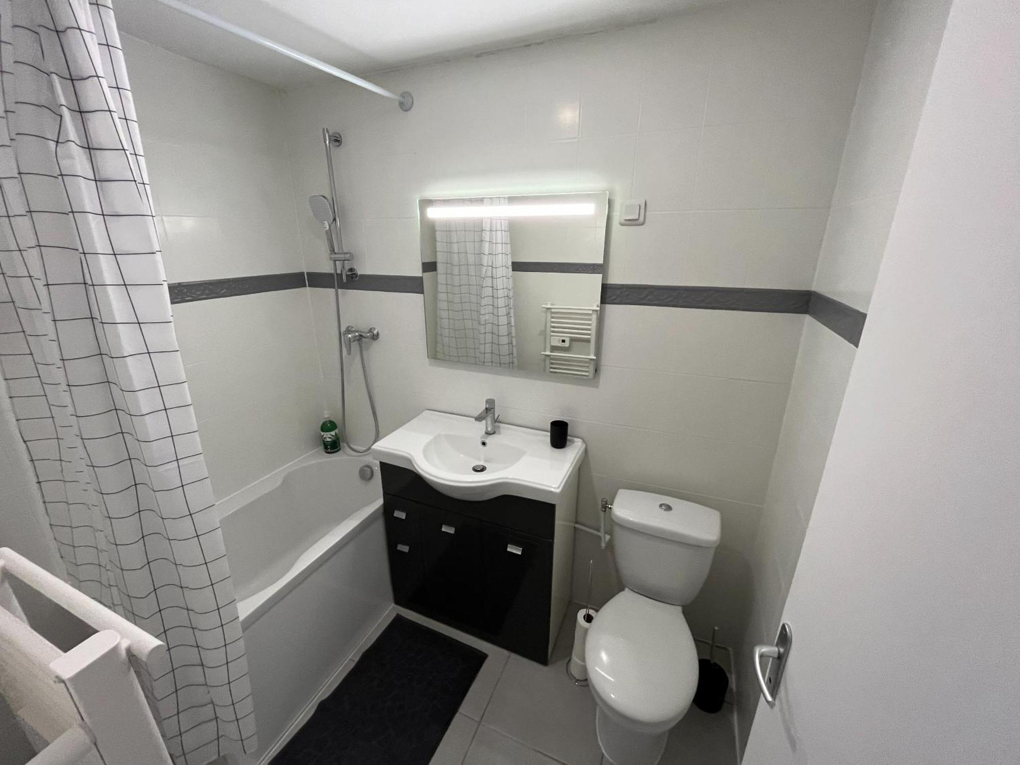 Apartamento Grand Duplex Avec Billard Villeneuve-Tolosane Exterior foto